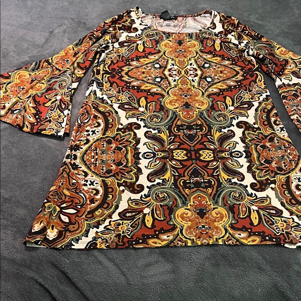 Bold patterned belle sleeved short dress new